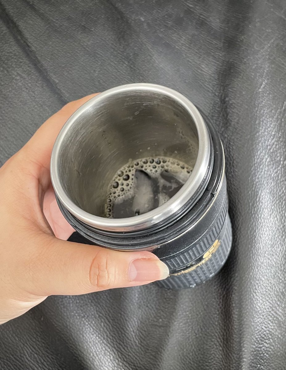 って全力で阻止してきたけど、Nikonレンズタンブラーなんだよ…驚かせてごめんな…