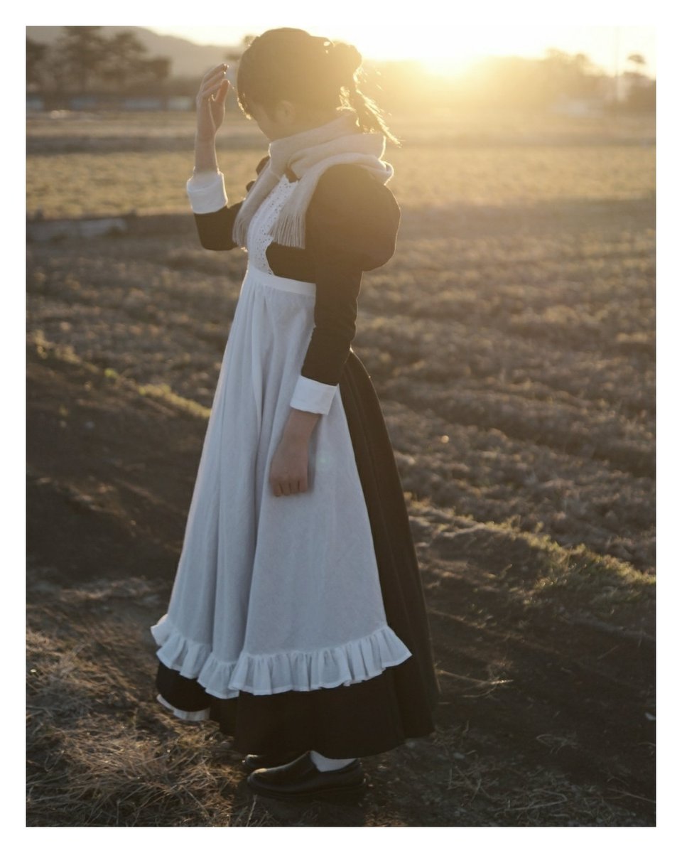 高校の時、メイド服の品の良さとミステリアスさに魅了されすぎて作りまくって着てもらって撮ったやつ #メイドの日 