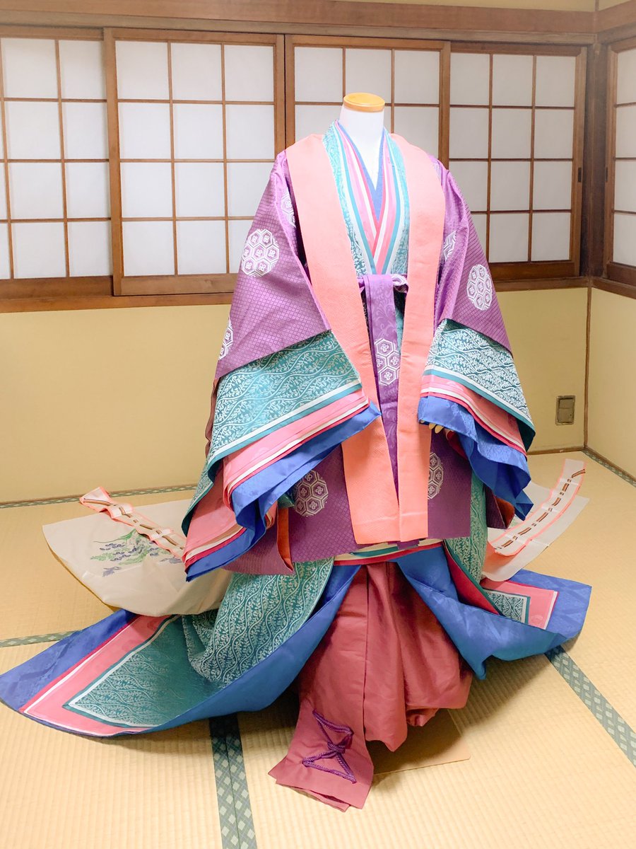  例え落札されても絶対に同じ物は届きませんので、くれぐれもご注意くださいませ