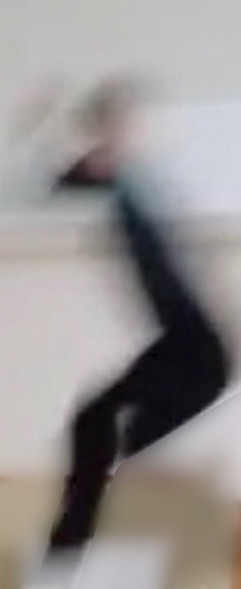 浦島坂田船、同じホテルにいるから直接会って話せばいいのに謎に各部屋からLINEでビデオ通話をし合うズボラっぷり  尚、志麻くんがウェーイとか言いながらはしゃいでるところをスクショしたので共有します  みんな疲れて行動が意味不明 