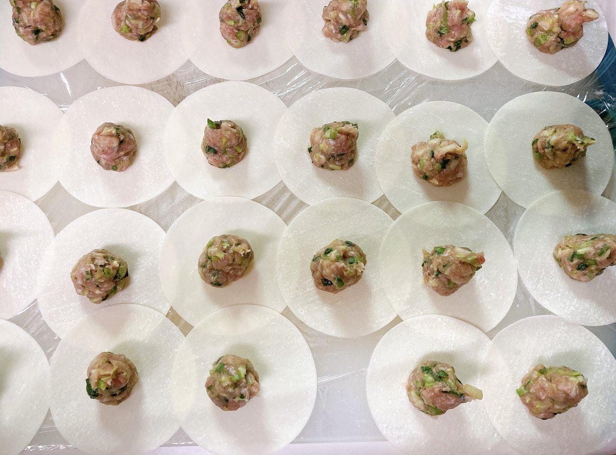 食べ盛り男子が二人いると、餃子を作るのも量が多くてめんどくさい