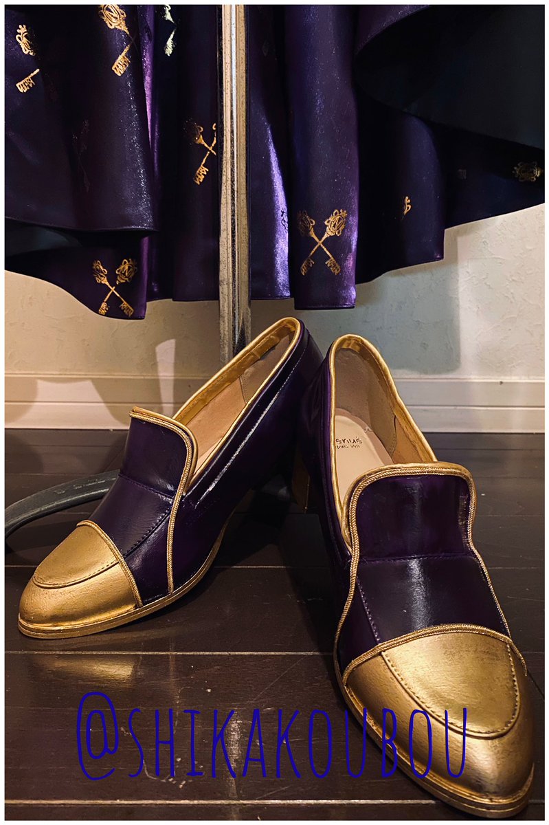 【ツイステッド・ワンダーランド        ／ 式典服 風 】  デザインに惚れ惚れしてなんとか再現したいなと思い、 プリントしたりモチーフの組み合わせ考えたり、作っててとっても楽しかったです☺️︎💕︎  #鹿工房 