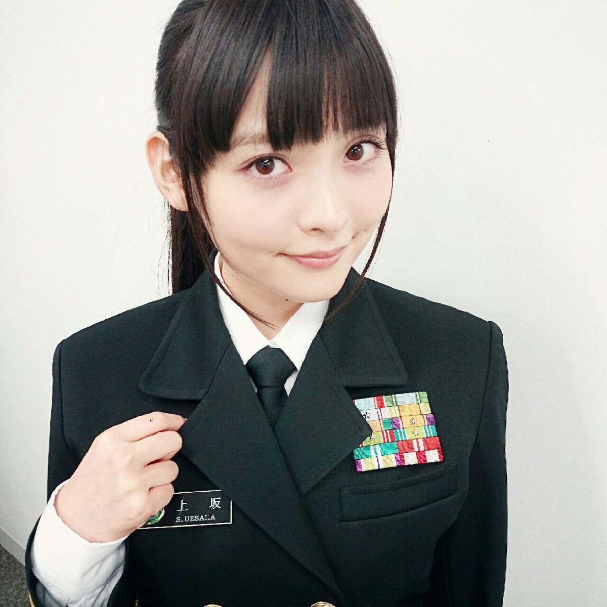 海上自衛隊における上坂すみれの経歴  八戸航空基地勤務(広報、１等海尉)  護衛艦やまゆき(艦長、２等海佐)  空母いぶき(艦長、１等海佐) 