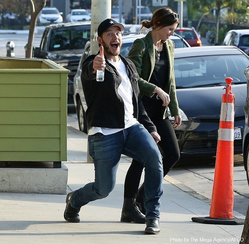 パパラッチに対して全力の笑顔で応えるクリス・プラット、全力で笑いを取りに来るジム・キャリー、カメラを奪って走るキアヌ・リーブス 