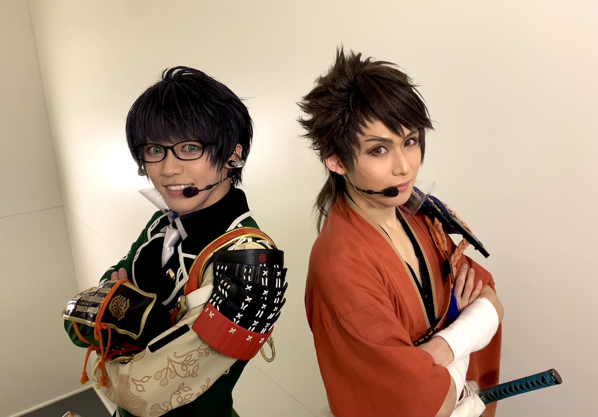   篭手切江×陸奥守吉行 しっかり写真撮っています