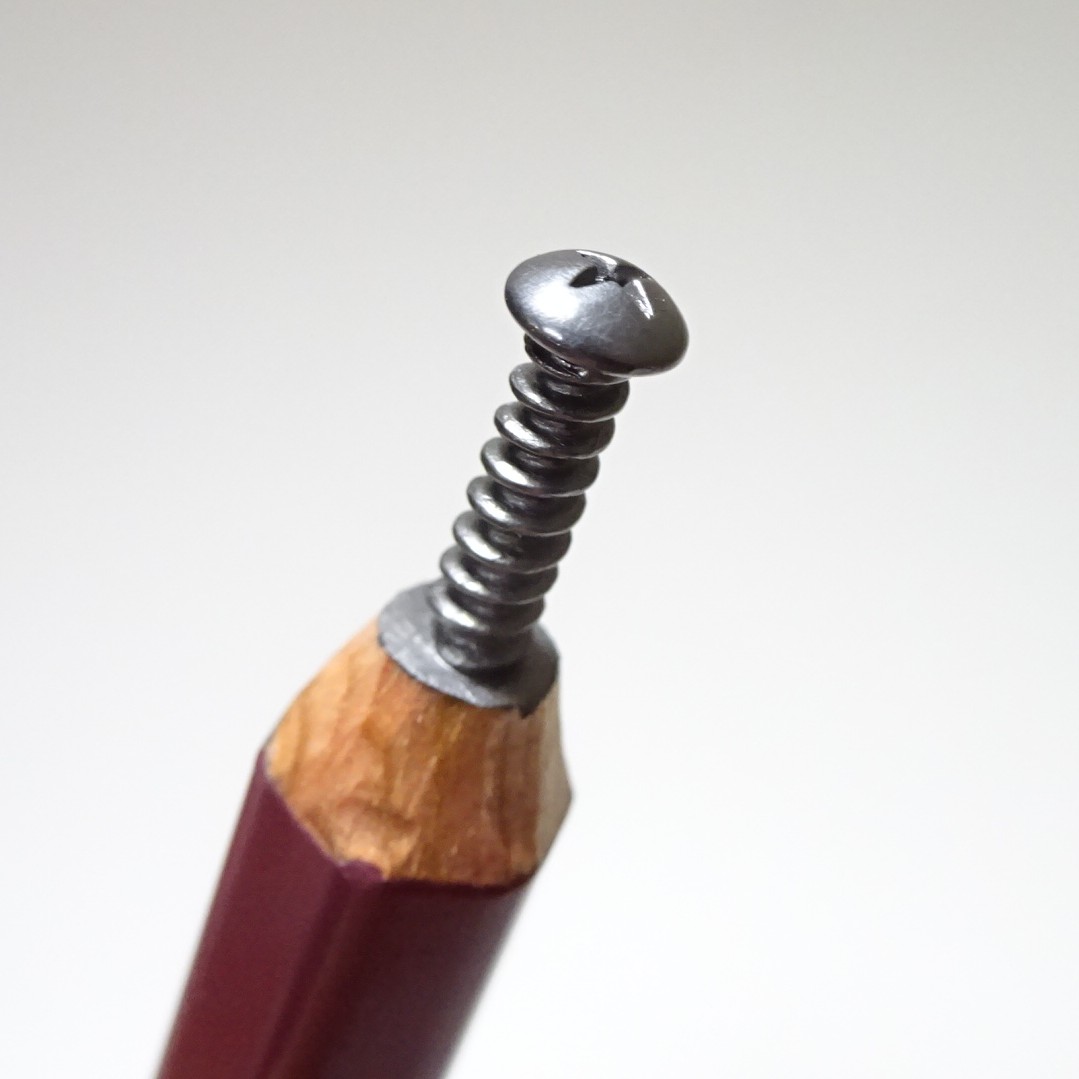 【新作完成】 鉛筆の芯でネジを作りました。 