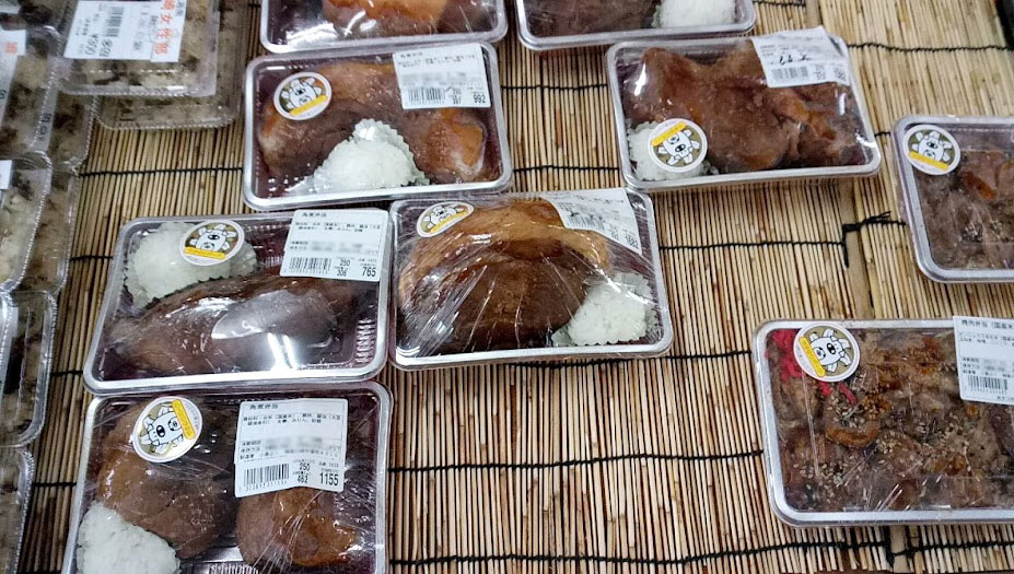 いまだこの「角煮弁当」を超えるインパクトの弁当に出会ったことがない