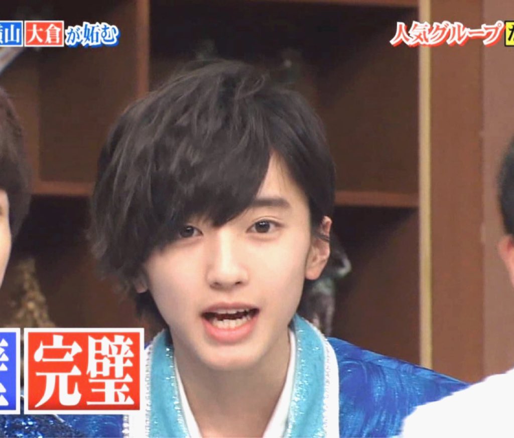 女装で話題の道枝くん、美は容姿だけではない様で「人の容姿はいじるのはダメ」と明言していてすごい 自分は物心つく前から綺麗でその辛さなんて体感したことないだろうし関西で笑いを求めれる時に容姿いじりなんて1番楽なのにふざけ盛りの10代の男の子がそうはっきりと言い切れること相当に尊いと思う 