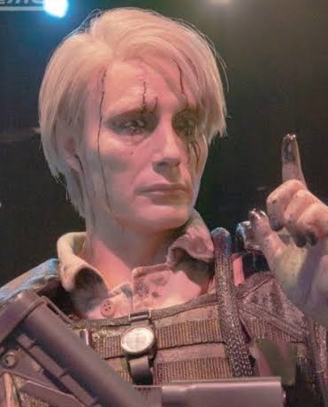 ソダシの叔父のシロニイの写真をさっき初めて見たんだけど、雰囲気っていうか凄味がデスストのマッツのそれなんよ 