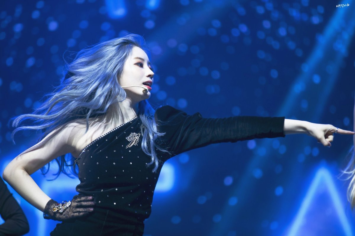 TWICEラップライン2人がこの髪色でカムバしてきたの最高にエモいな