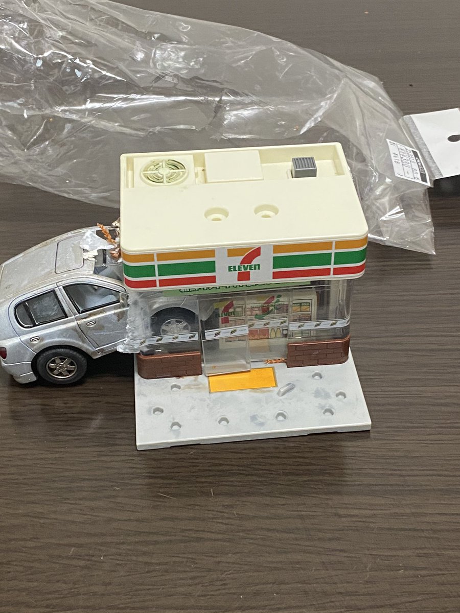 ジャンク品のミニチュアコンビニ 本気のジャンク品だった 