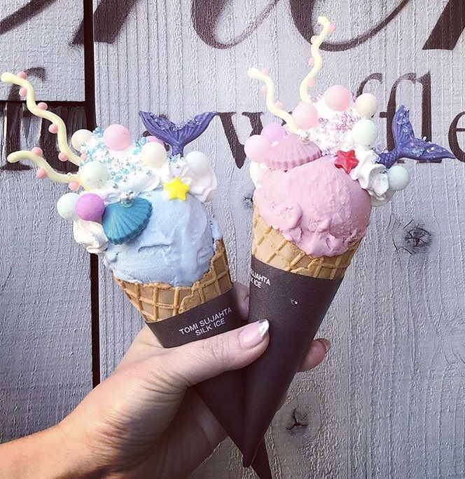 京都府烏丸御池駅近くにあるお店「カフェチェリッシュ」の、見た目も美しい「人魚の島のカラフルアイスクリーム」✨ 