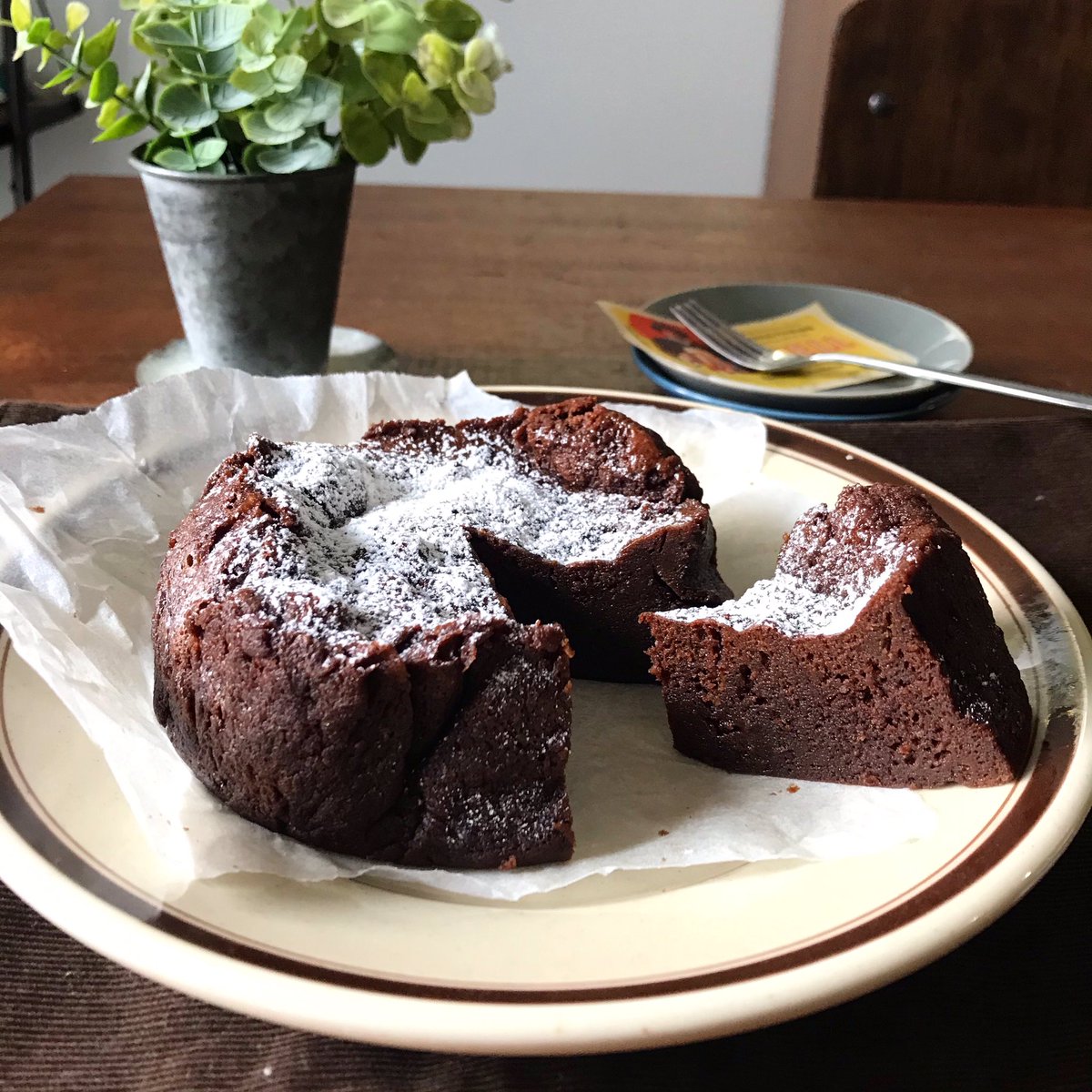 7回改良して太ったから試して貰えたら報われます  【レンジで絶品ガトーショコラ】  ホットケーキミックスやBPを使うガトーショコラ風じゃなくメレンゲの本格版