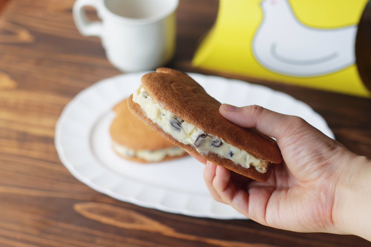 市販のクッキーに手づくりのレーズンバターをはさんでいるのを最近SNSで何回か見ました