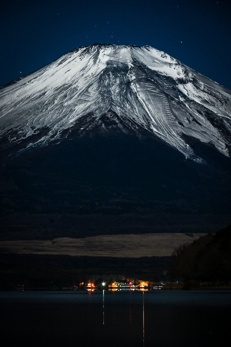 今夜の富士山、すごい存在感だ。 