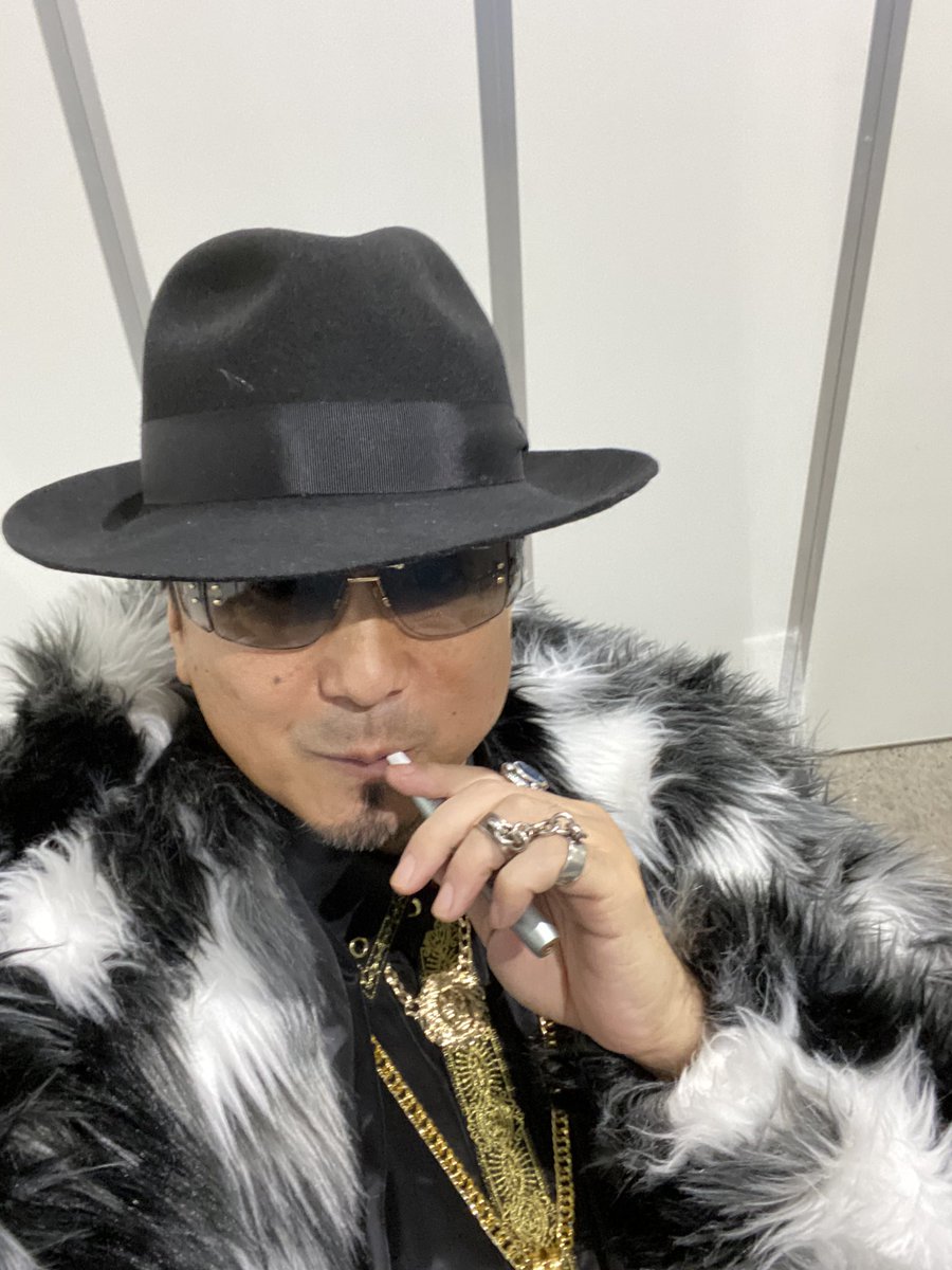 みなさんヒプマイ バトルライブ ご覧いただきありがとうございました‼️  楽しんで頂けましたか❓  応援して下さったみなさん スタッフのみなさん ダンサーのみなさん どついたれの2人 イケブクロの３人 ありがとうございました‼️  私は今 死んでま〜す‼️😎😎😎 