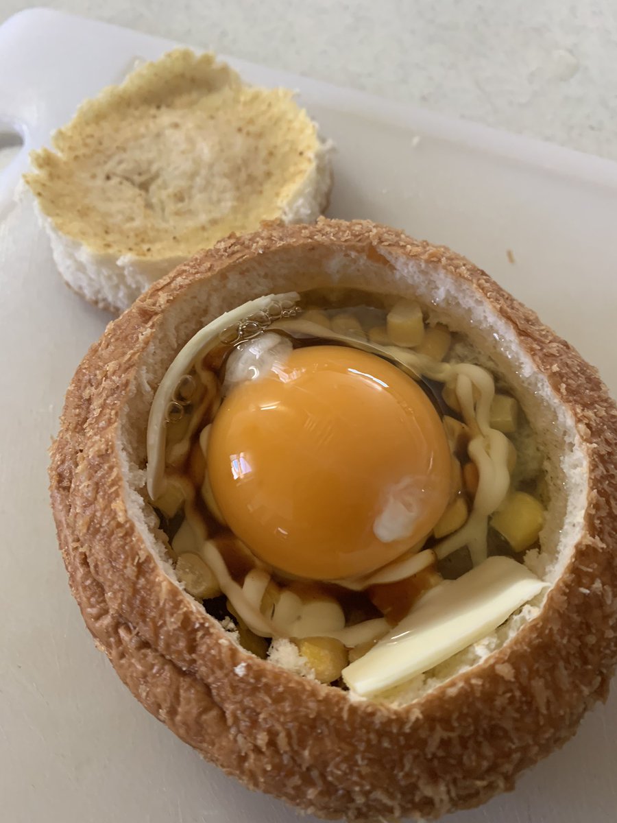 ヤマザキのカレーパンが歴代最安値の50円だったのでいつものやつにして食う 