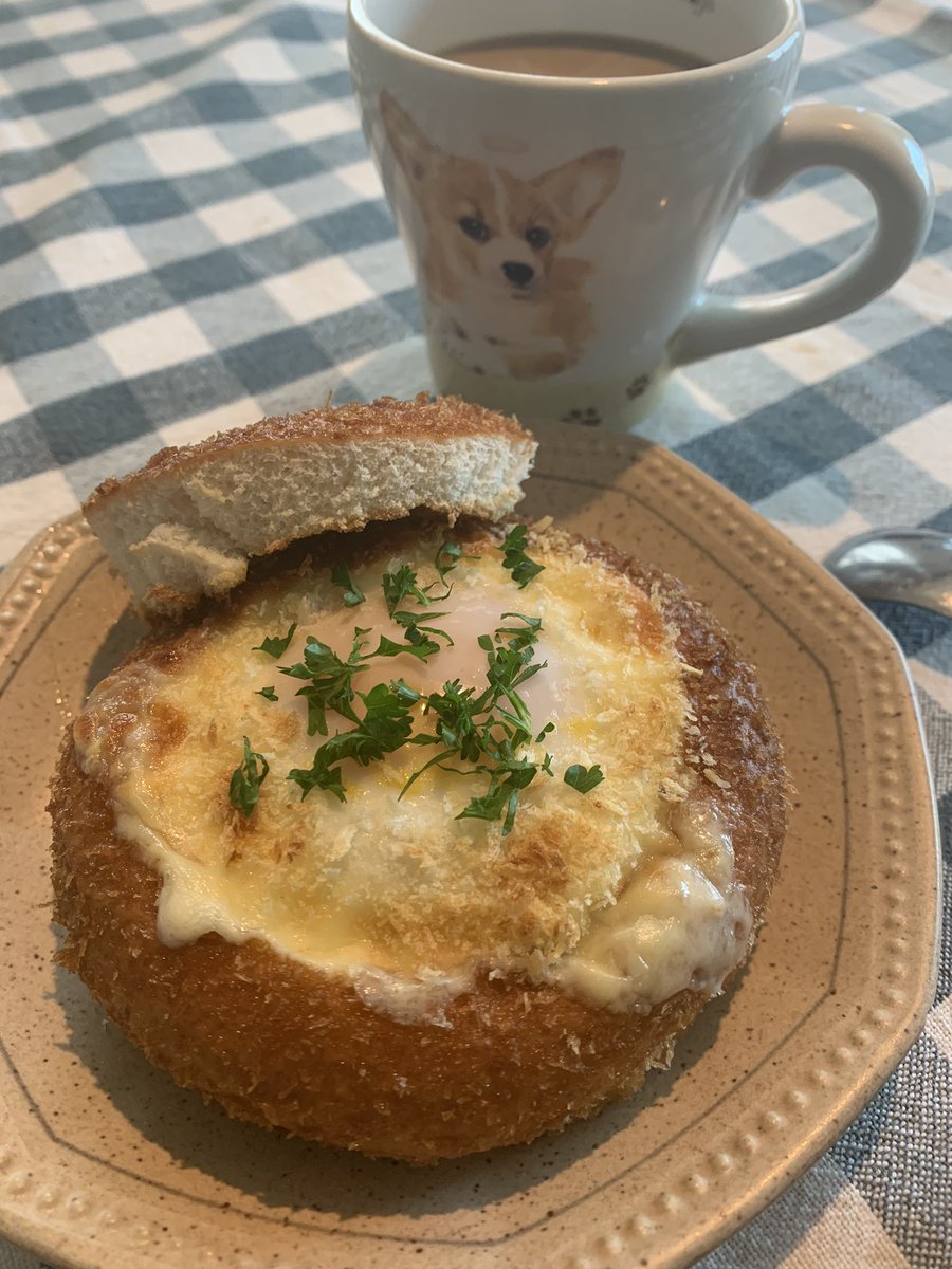 ヤマザキのカレーパンが歴代最安値の50円だったのでいつものやつにして食う 