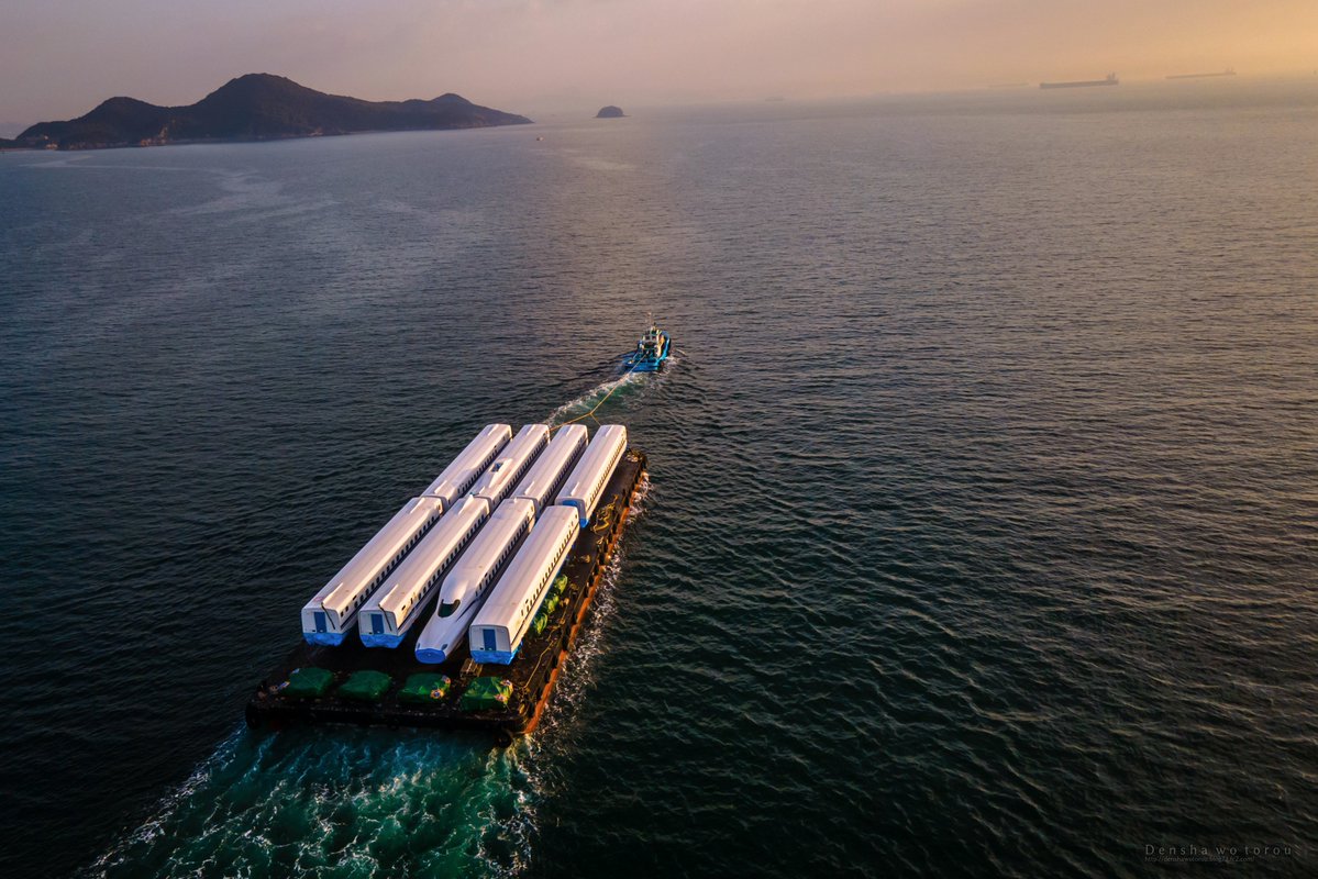  大変な仕事だと思うが、こう言う光景を見ると船乗りに憧れる