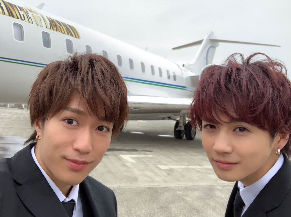 昨日は、 大阪で「PRINCE OF LEGEND」の公開記念ファンミーティングでした🤴  初プライベートジェット🛩 ヤバかったです🤣🤣  藤原樹  #プリレジェ #プライベートジェット 