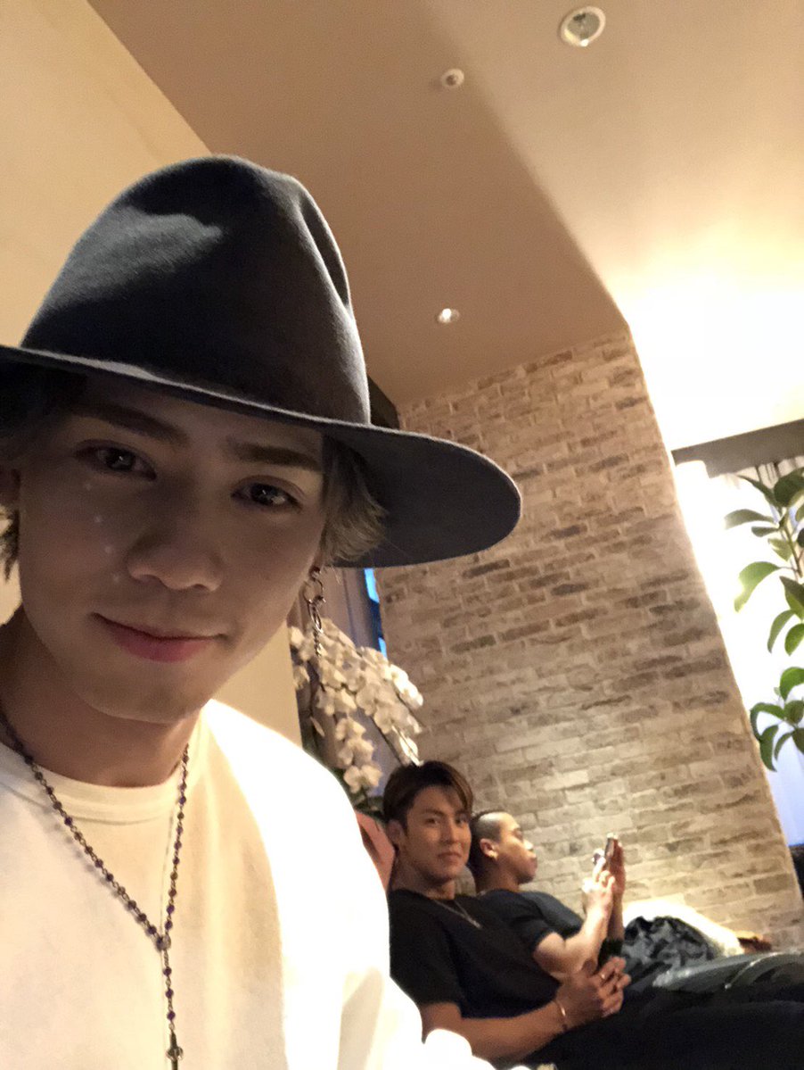   #たのしみぃ #今日も #RIKUさん #ハイテンション #あれ #なんか #インチキ美容師 #いるよね #どうも #KAMIKEN #です 