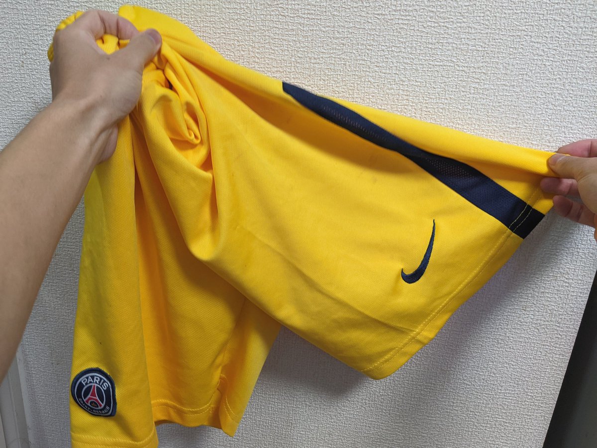 「NIKEのロゴマークって“鼻毛真拳”にしても違和感ないかも」と思ったので、家にあったNIKEの短パンにボーボボの刺繍を施してみました