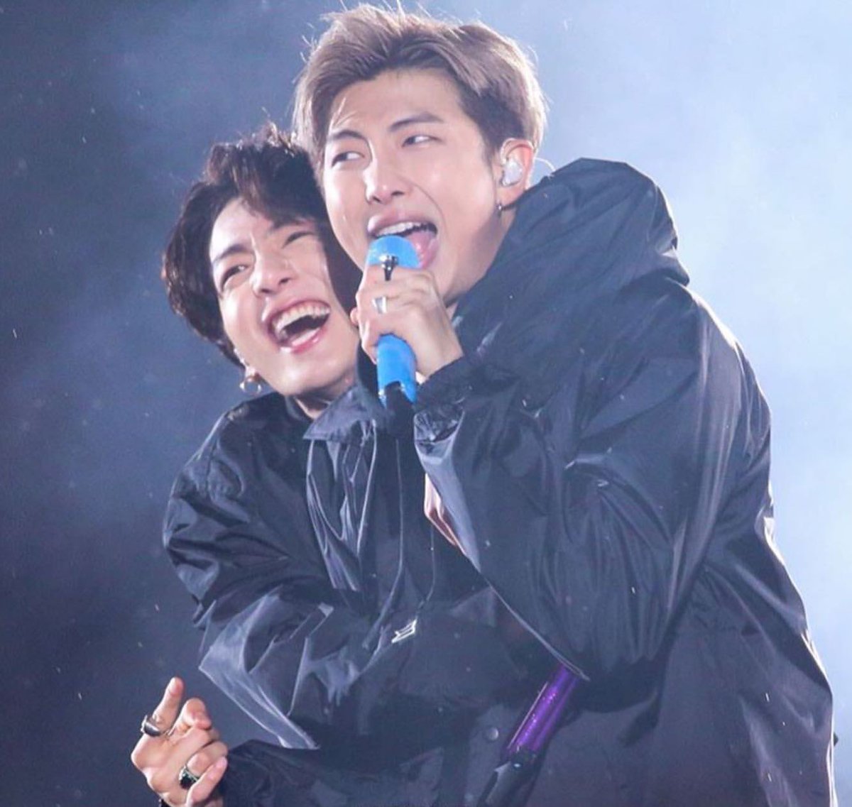 7社からスカウトされてて憧れのYGのオーディションを受けて連絡を待っていたのにナムに惚れ込んでBig Hitに決めたジョングク大正解だったしもうこれは運命だったんだ😭😭😭😭😭 