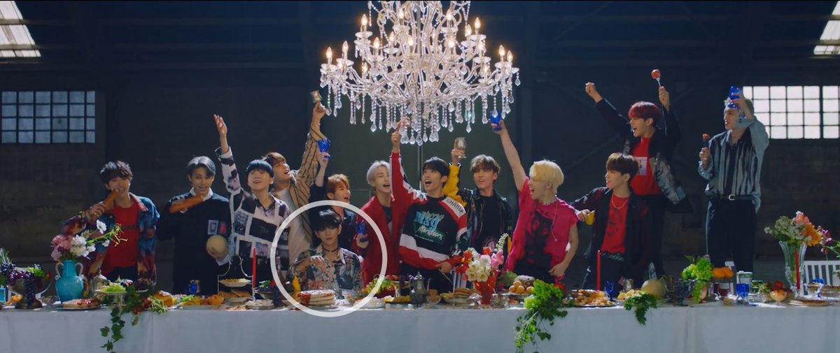 ジョシュアさん、最後の晩餐の絵の中で裏切り者だと言われてるユダと座ってる席がほぼ一致してるのこわくないですか....しかもひとりだけ祝杯あげてないしね... 