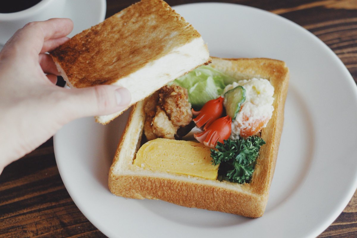  その名も「おべんトースト」 タコさんウインナーは最初に食べちゃうタイプです🤤 