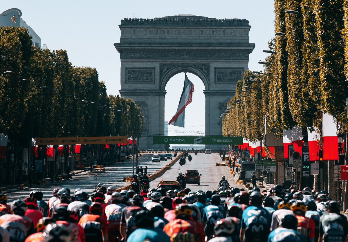 #自転車ロード  先週と今週で走ってる背景違いすぎるのまじで面白いけど夢のようだ🥲🥲 