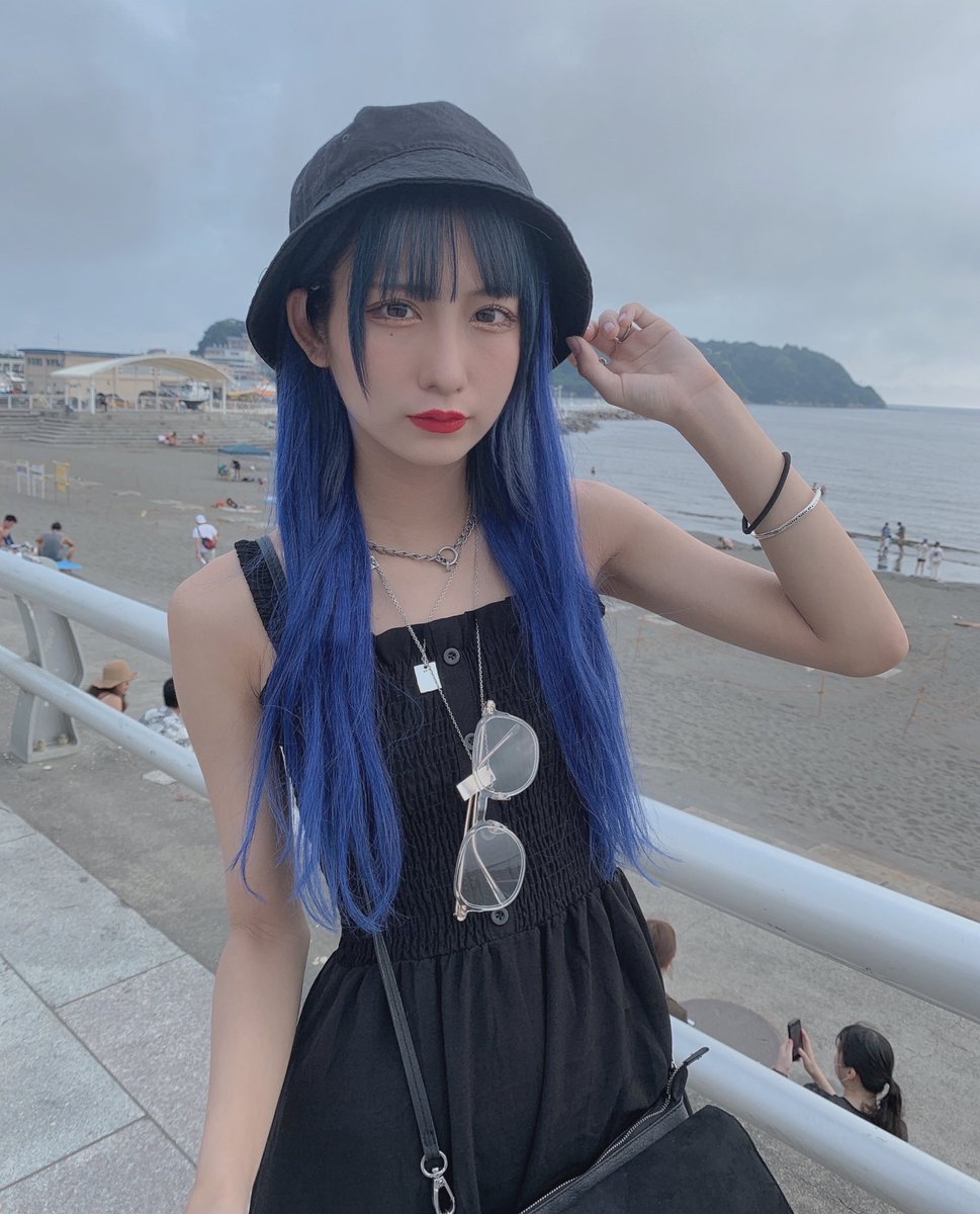 ヒンヌー教の教祖様です。貧乳は良いぞ。 