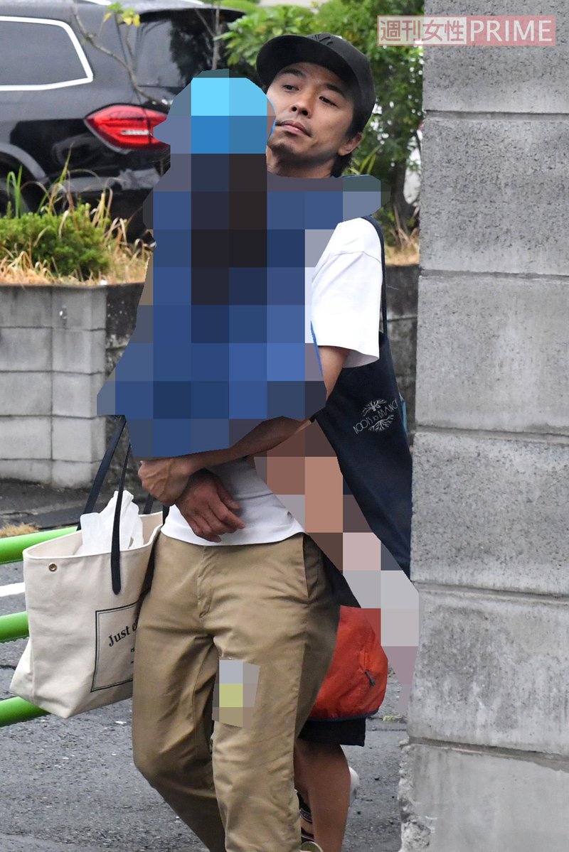子どもの運動会が終わった後に、荷物を持ったカエラと子どもを置いてけぼりにして1人だけさっさと帰った瑛太と、娘を抱っこして荷物も全て持ったイノッチ