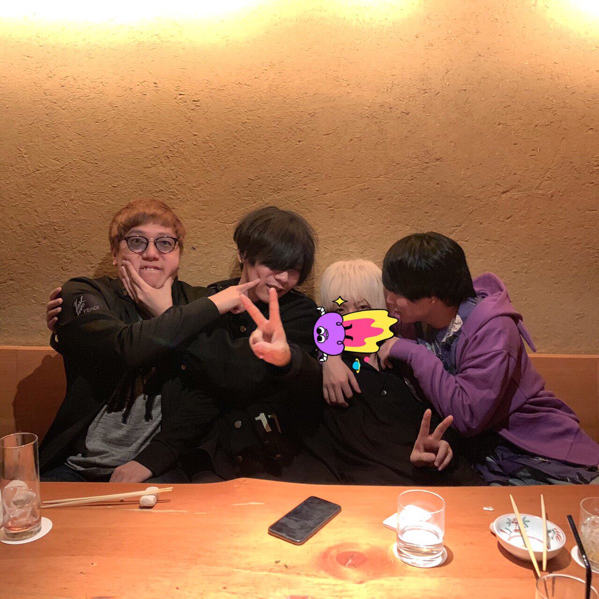 昨夜はマホトくん、ヒカキンさん、米津さん、まふまふでお酒を飲みにいきました