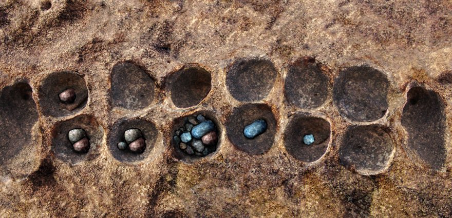  紀元前から遊ばれているアフリカ起源のボードゲーム