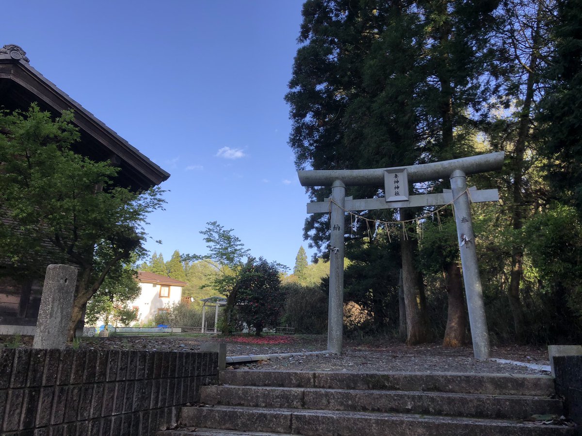 エロゲみたいな設定の神社に来た。 