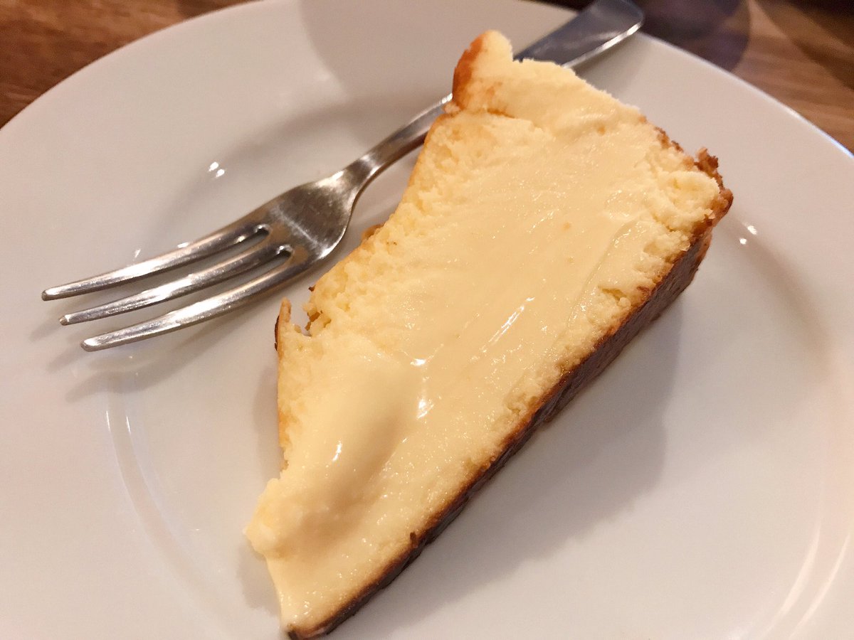  これがとろとろ食感小さめカット300円で超絶美味いからぜひ全国のチーズ好き、チーズを愛する者たち、チーズを憎む者たち、全てのチーズ関係者に伝われ 