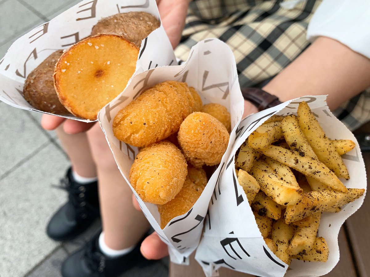 まじでこの世の全てのいも好きに教えてあげたいんだが自由が丘のフライドポテト専門店ESSENCEには全ての人間を虜にする禁断のポムピンがある