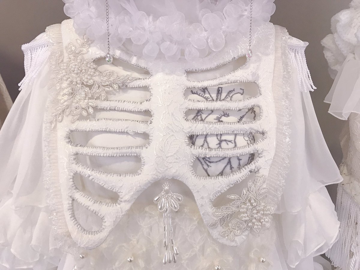 卒業制作で作った衣装頑張ったので見てもらっていいですか？ 