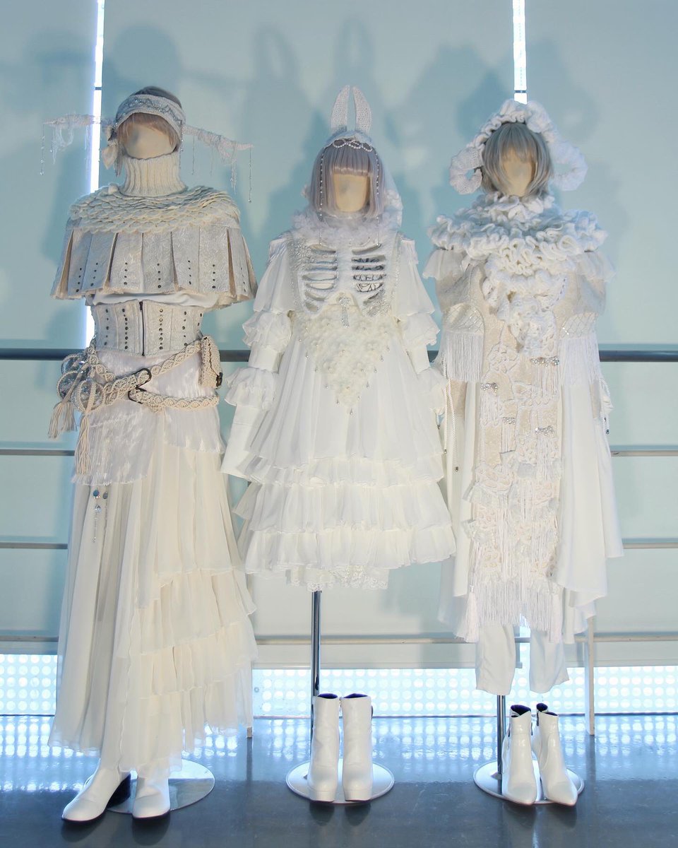 卒業制作で作った衣装頑張ったので見てもらっていいですか？ 