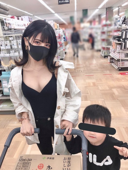 こんなエロいママ見たことない 