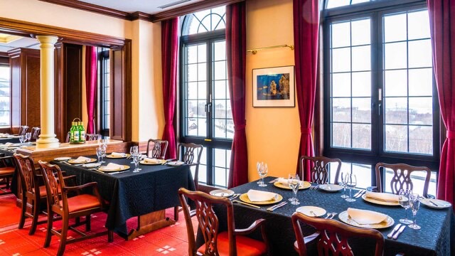 北海道に泊まれる城があると知ってググったら、予想以上に城で戦慄が走ってる……しかも1泊6千円くらいで泊まれるっぽい…… 