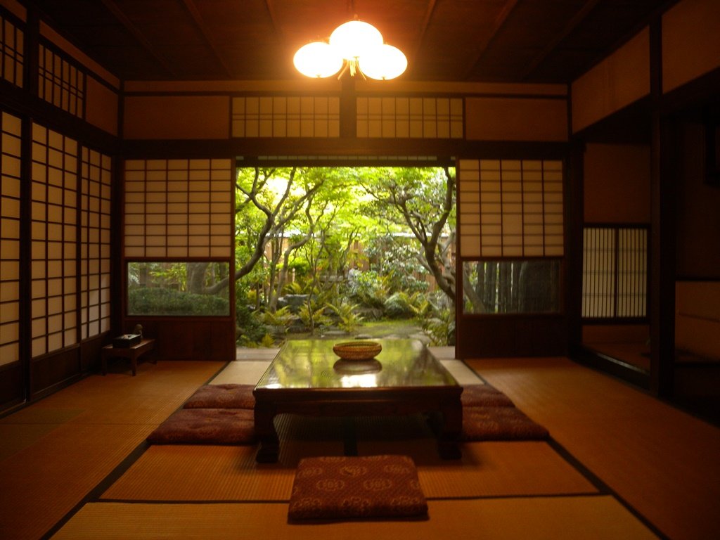 全京都好きにメモっといて欲しいのが、京都の鯉屋さん……庭付きのお屋敷に1泊6千円で泊まれちゃう(しかも朝食付‼︎)……夜は錦市場で買い込んだ惣菜と地酒で一杯やって、朝は縁側で日向ぼっこしながら遅めのモーニング……(レイヤーさん用のお得プランもあります……)
