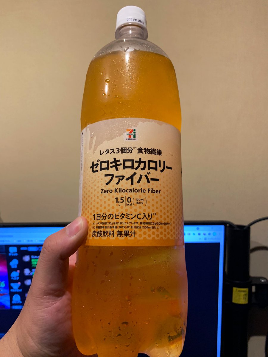 深夜のセブンイレブン行ったら悪魔の様なやつ見つけた これ味はファイブミニなのに1.5ℓある夢のような飲み物 