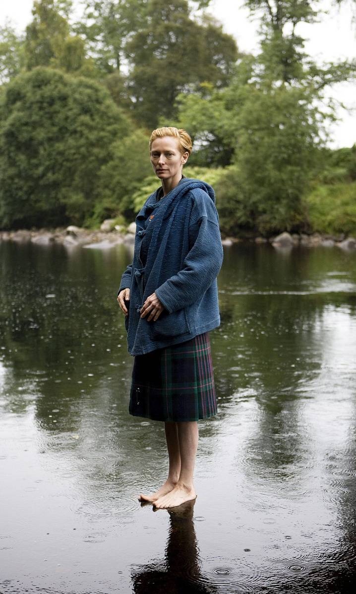 違和感どころか水上に立てることくらい当たり前だと思えてしまうティルダ様 