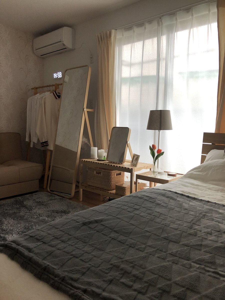 成人済み男性のお部屋ですどうぞ。 