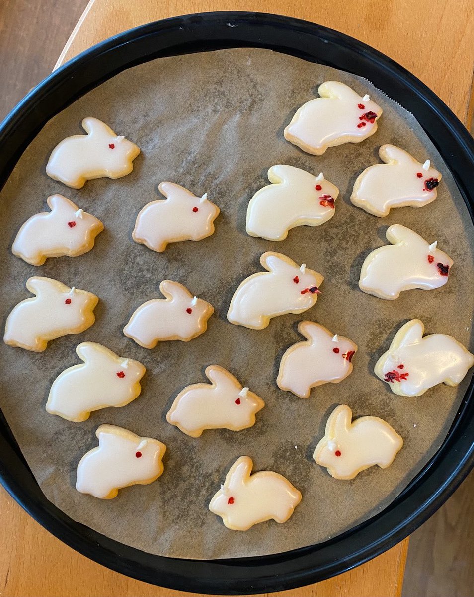 🐇🐇🐇バレンタインなのでウサギのクッキーを焼きました🐇🐇🐇 