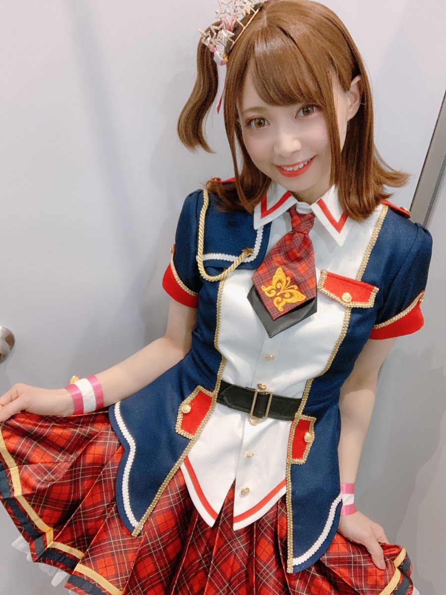 ねぇねぇ、ねぇ、 後ろの方の人、よく見れなかったかな