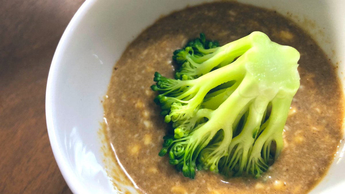 Q. 簡単で美味しくてブロッコリーにも合うディップソースを教えてください A. 焼肉のタレとマヨネーズを1:1で混ぜればオッケーブロッコリーです