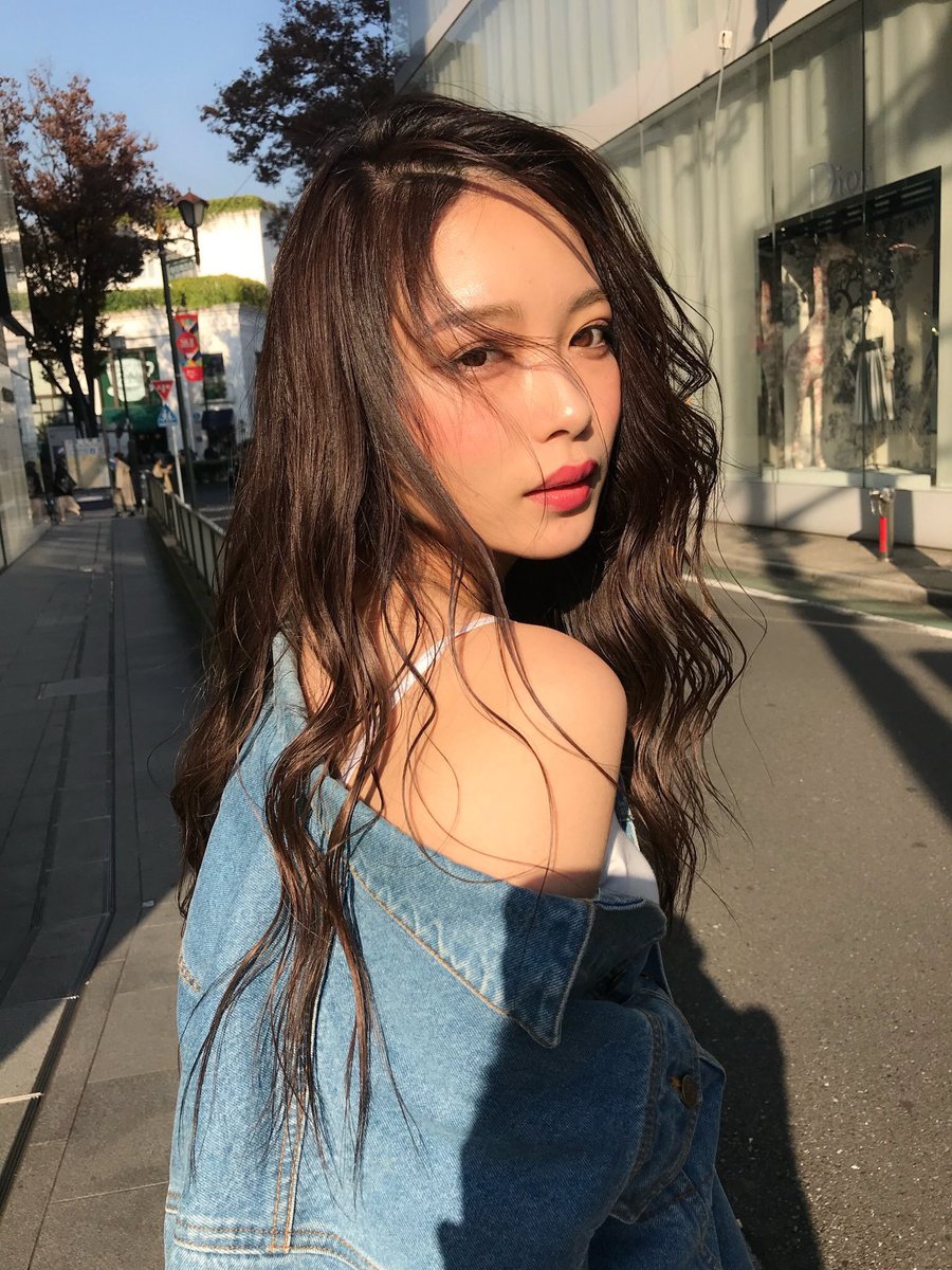 今まで見てきたビフォーアフターの中で田舎の芋野球少女(12歳)から表参道で撮影する女(22歳)になっちゃった話が一番好き 