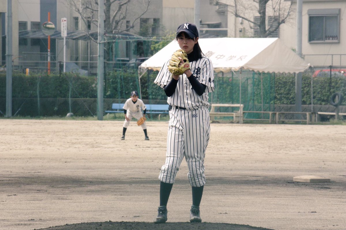 今まで見てきたビフォーアフターの中で田舎の芋野球少女(12歳)から表参道で撮影する女(22歳)になっちゃった話が一番好き 